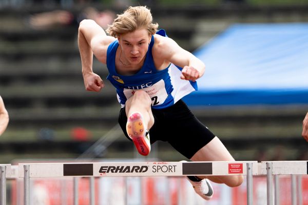 Nils Leifert (LAC Quelle Fuerth) ueber 110m Huerden am 04.06.2022 waehrend der Sparkassen Gala in Regensburg